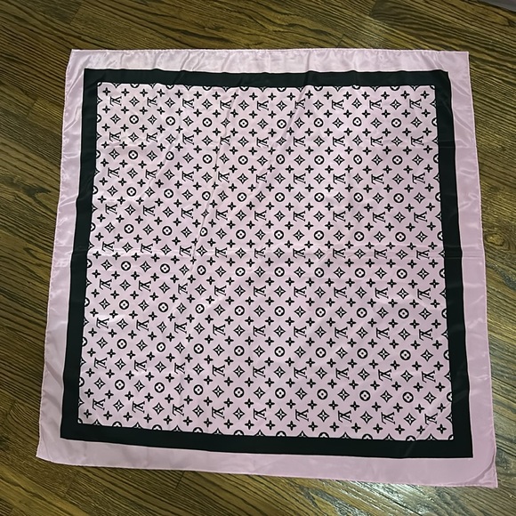 PINK AND BLACK PATTERN PURSE SCARF - Picture 1 of 4